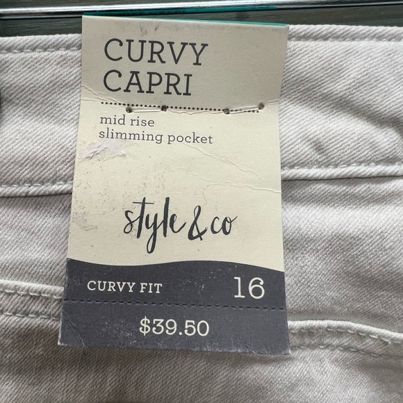 Style & Co curvy capri jeans - Picture 3 of 3